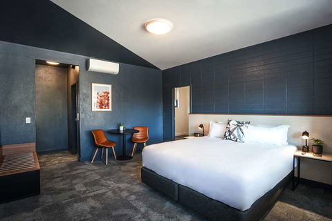 HotelMOTEL - Australia Accommodation 6