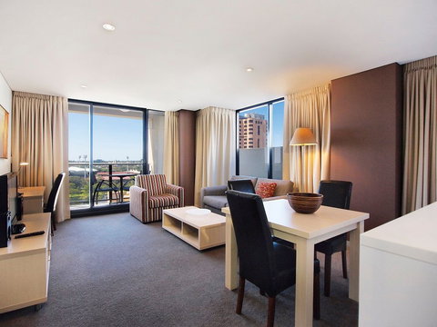 Oaks Horizons Hotel - Australia Accommodation 4