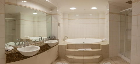 Quality Apartments Adelaide Central - Australia Accommodation 2
