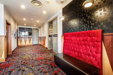 Nightcap at Findon Hotel - Australia Accommodation 2