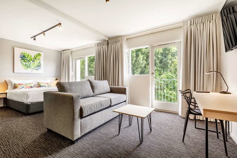 Nightcap at Findon Hotel - Australia Accommodation 7