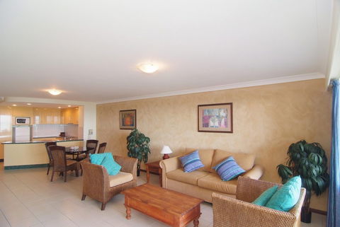 At Waters Edge Resort - Australia Accommodation 5