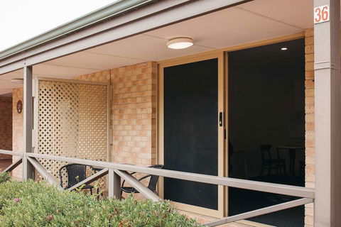Quality Suites Banksia Gardens - Australia Accommodation 8