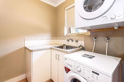 Quality Suites Banksia Gardens - Australia Accommodation 15