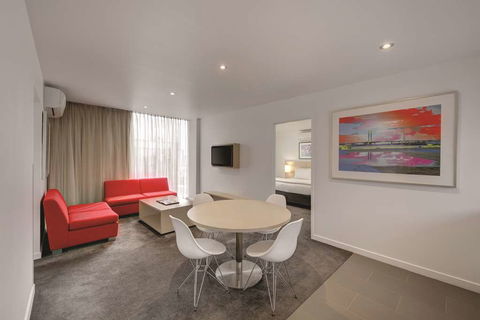 Travelodge Melbourne Docklands - Australia Accommodation 8