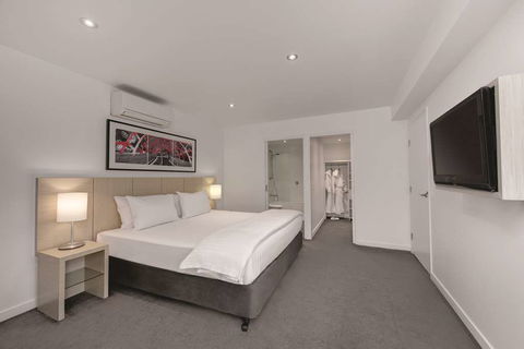 Travelodge Melbourne Docklands - Australia Accommodation 12