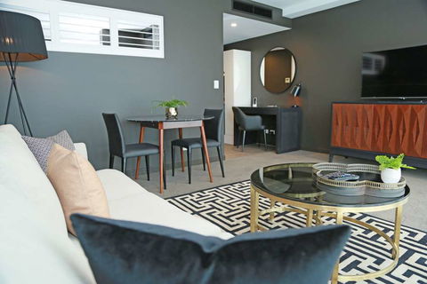 Alex Perry Hotel And Apartments - Australia Accommodation 9
