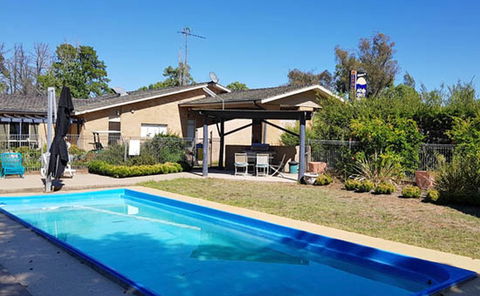 Amber Court Motor Inn - Australia Accommodation 2