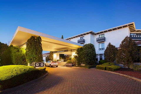 Ramada By Wyndham Diplomat Canberra - Australia Accommodation 0