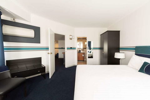 Ramada By Wyndham Diplomat Canberra - Australia Accommodation 2
