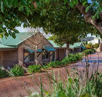 Quality Suites Banksia Gardens - Australia Accommodation