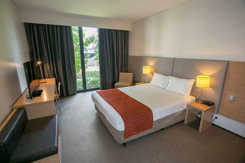 Alpha Hotel Eastern Creek - Australia Accommodation 2