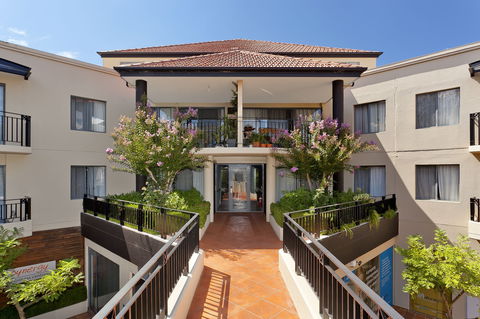 Astra Apartments The Griffin - Australia Accommodation 2