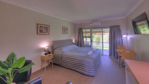 Jacaranda Motor Lodge - Australia Accommodation 1