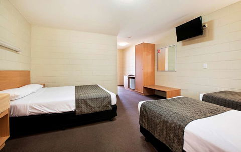 Dalrymple Motel - Australia Accommodation 6