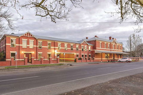 Lake Inn Ballarat - Australia Accommodation 1