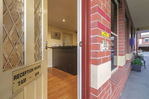 Lake Inn Ballarat - Australia Accommodation 2
