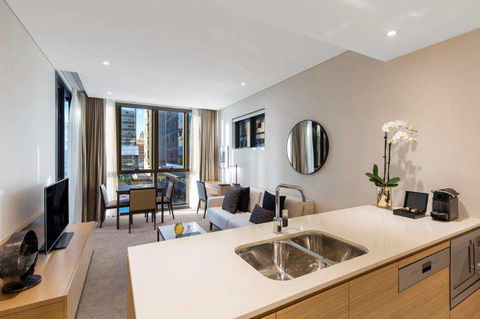 SKYE Suites Sydney - Australia Accommodation 4