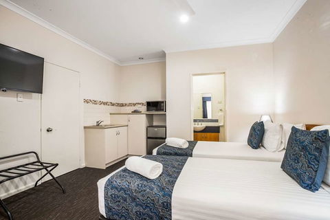 Karratha Central Apartments - Australia Accommodation 4
