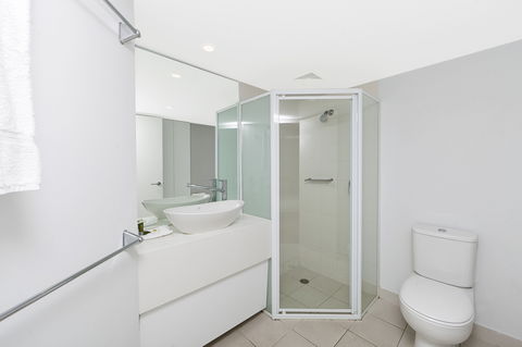 Astra Apartments The Griffin - Australia Accommodation 5
