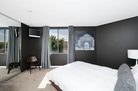 Astra Apartments The Griffin - Australia Accommodation 6