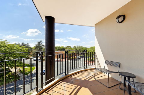 Astra Apartments The Griffin - Australia Accommodation 9