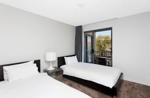 Astra Apartments The Griffin - Australia Accommodation 12