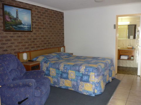 Lantern Motor Inn - Australia Accommodation 1