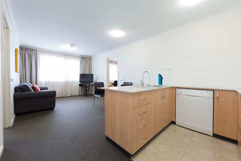 Ramada Encore by Wyndham Belconnen - Australia Accommodation 2