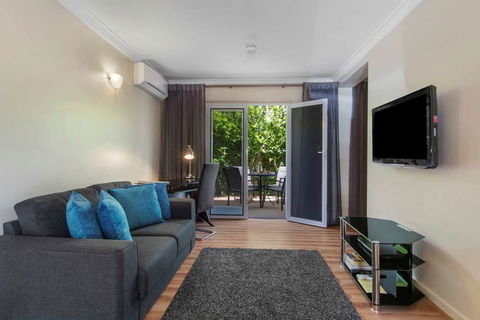 The Peninsula Riverside Apartments - Australia Accommodation 3