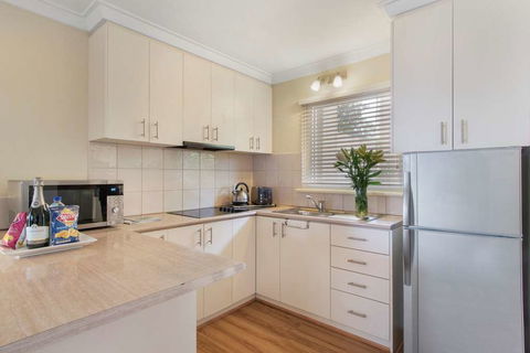 The Peninsula Riverside Apartments - Australia Accommodation 16