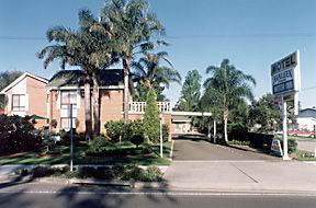 Avaleen Lodge Motor Inn - Australia Accommodation 0