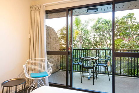 Kawana Waters Hotel By NightCap - Australia Accommodation 6
