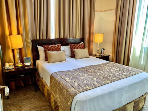 Royal Albert Hotel - Australia Accommodation 1