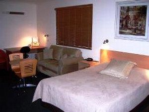 Aston Hill Motor Lodge - Australia Accommodation 1