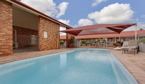 Parkes International - Australia Accommodation 2