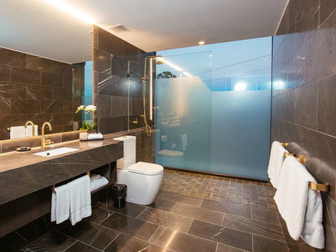 Eatons Hill Hotel - Australia Accommodation 2
