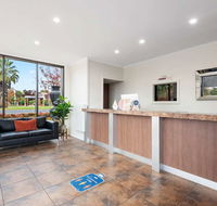 Comfort Inn Deakin Palms - Australia Accommodation