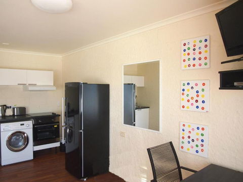 Siesta Central Apartments - Australia Accommodation 2