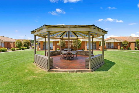 Comfort Inn & Suites King Avenue - Australia Accommodation 2