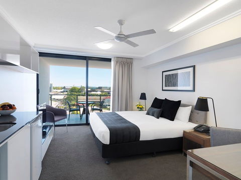 Oaks Carlyle - Australia Accommodation 2
