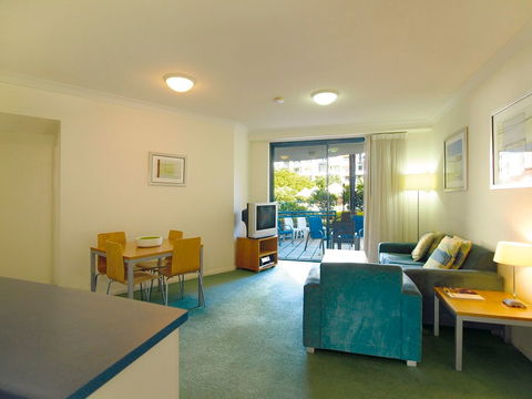 Oaks Calypso Plaza Resort - Australia Accommodation 5