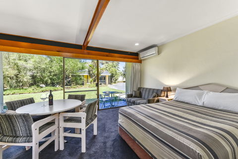 William Macintosh Motor Lodge - Australia Accommodation 6