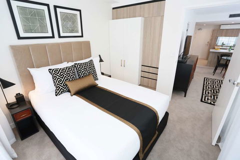 Alex Perry Hotel And Apartments - Australia Accommodation 4