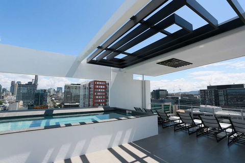 Alex Perry Hotel And Apartments - Australia Accommodation 17