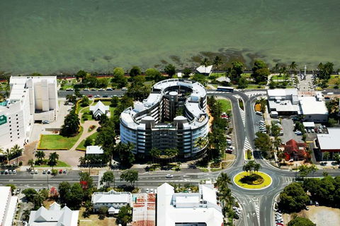 DoubleTree By Hilton Cairns - Australia Accommodation 3