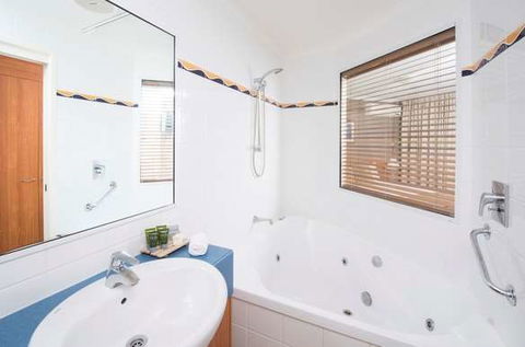 Mantra Hervey Bay - Australia Accommodation 2