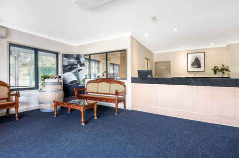 Hawkesbury Race Club Motel - Australia Accommodation 1