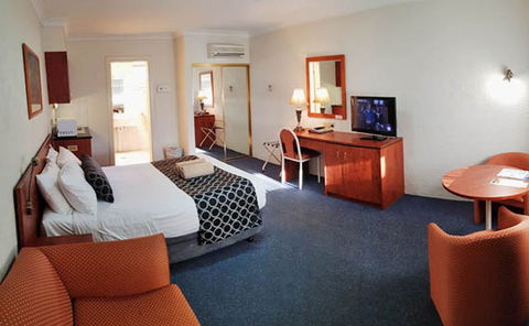 Amber Court Motor Inn - Australia Accommodation 1