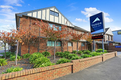 Tudor Motor Inn - Australia Accommodation 1